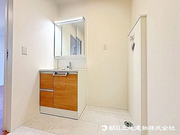 多彩な機能が備えられたパウダールーム。心地よいリフレッシュ空間です。
