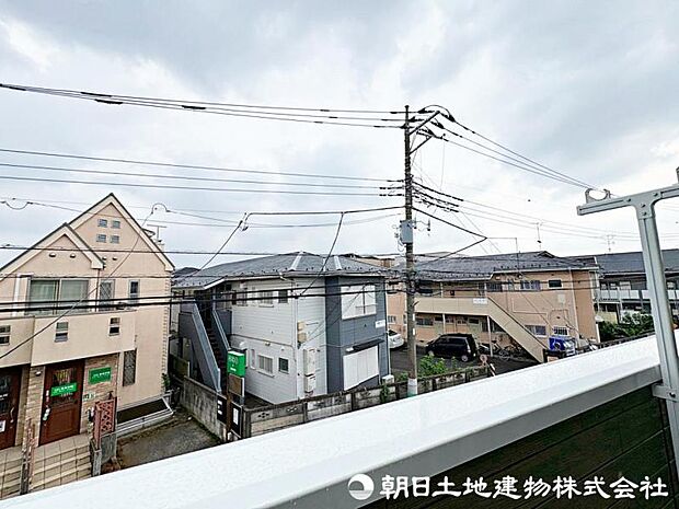 バルコニーからの景色！晴れた日中も夜景も綺麗で気分もさっぱりリフレッシュできそう！