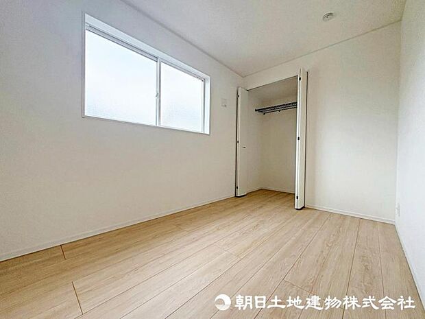 通風・日当たり良好で、窓を開けるとすこやかな風が吹き抜けます。