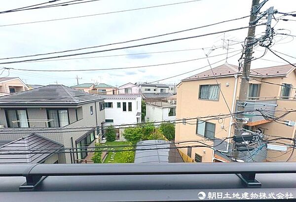 バルコニーからの景色！晴れた日中も夜景も綺麗で気分もさっぱりリフレッシュできそう！