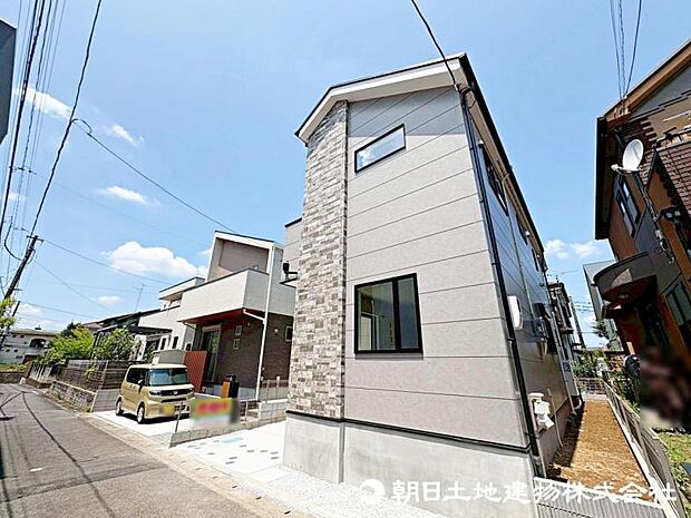 交通量の少ない閑静な住宅街ですので、小さなお子様がいらっしゃるご家庭でも安心してお住まいになれます。