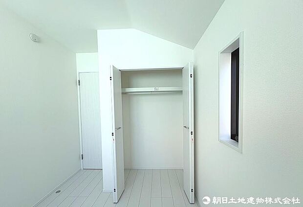 荷物はすべてお部屋の収納スペースに!お部屋がスッキリ広く使えます。