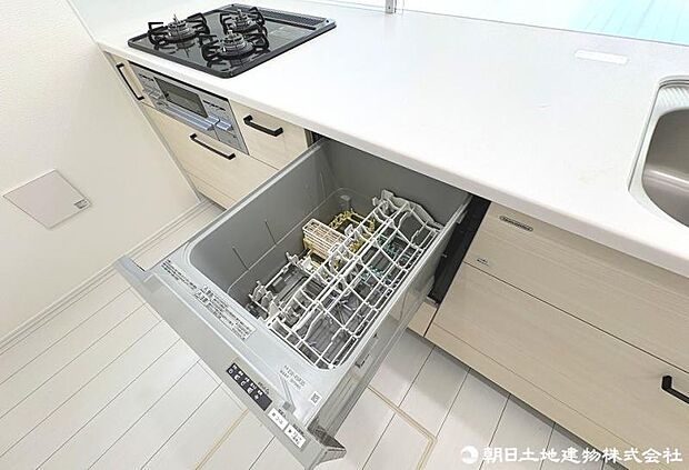 食洗器があれば忙しい時でもキッチンを清潔に保つことができます。