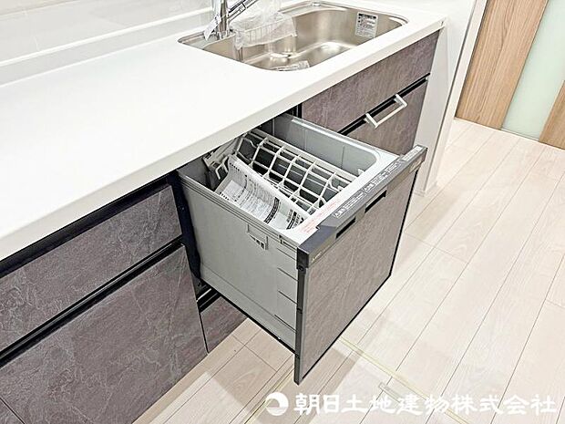 忙しい時、お皿洗いが面倒になってしまった時でも食洗器があればひと安心です！