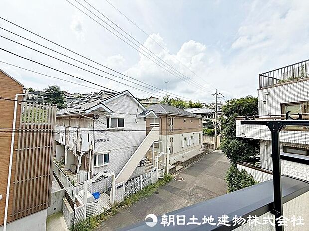 バルコニーからの景色！晴れた日中も夜景も綺麗で気分もさっぱりリフレッシュできそう！
