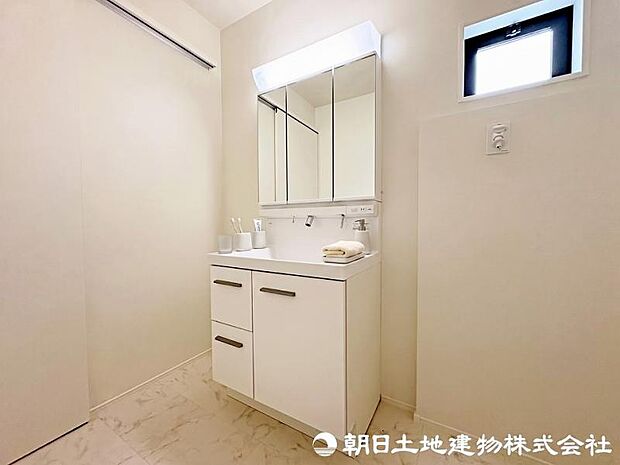 多彩な機能が備えられたパウダールーム。心地よいリフレッシュ空間です。