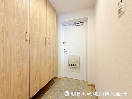 ご家族みんなが毎日使う、お家の顔となる清潔感ある玄関です。