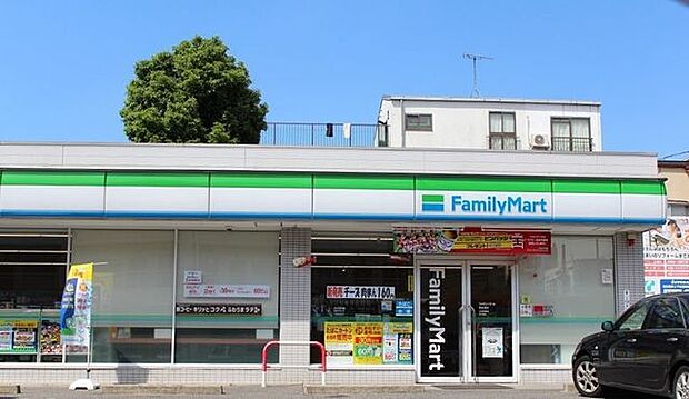 ファミリーマート泉楽通店 240m