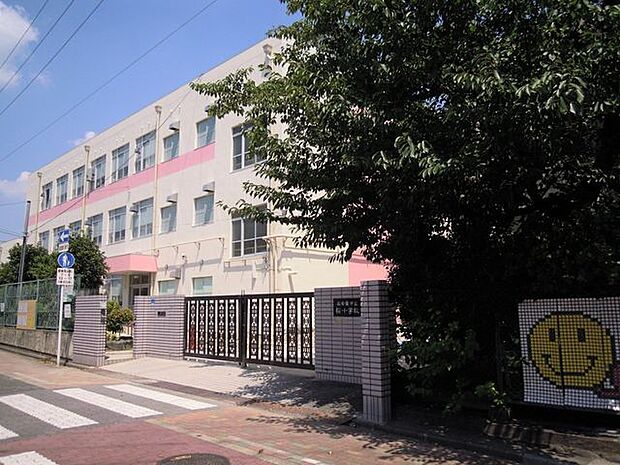 名古屋市立桜小学校 700m