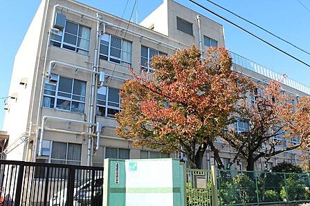名古屋市立豊田小学校豊田小学校の児童としての誇りをもち、情操豊かな人間性、たくましい体力、たしかな知識とねばり強い実践力をもつ児童を育成する。 270m