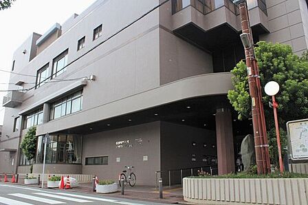 南図書館 630m