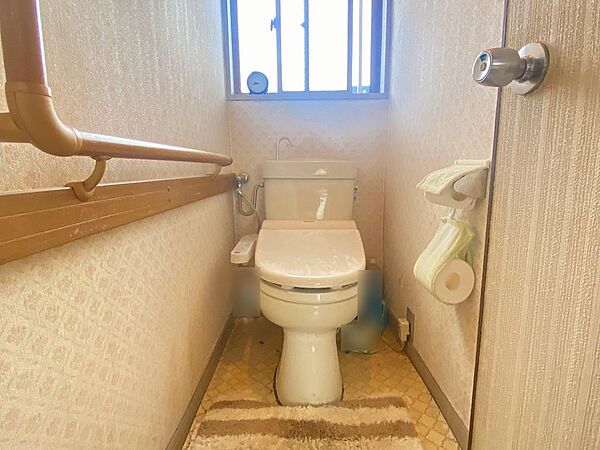 「トイレ」■各階にトイレがあるのでゲスト用とプライベート用で使い分ける事も出来ますね。
