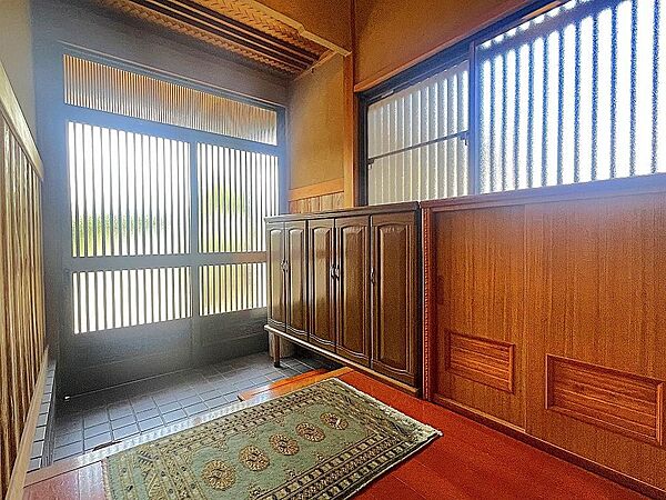 「玄関」■シューズボックス付きで散らかりがちな玄関がすっきり整います♪