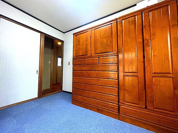「6帖洋室」■バルコニーに面した明るいお部屋です。