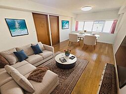 ユーハウス横須賀 4LDKのリビング/ダイニング