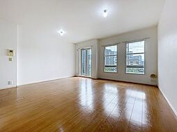 アルデ板付 4LDKのリビング/ダイニング