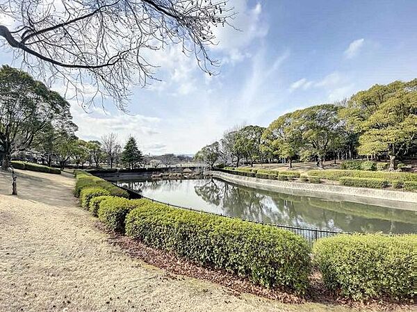 春日公園 徒歩21分。 1640m