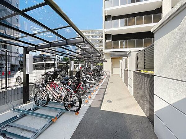屋根付き駐輪場