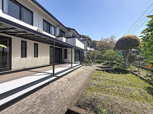 専用庭付きなのでガーデニングも楽しめますね。