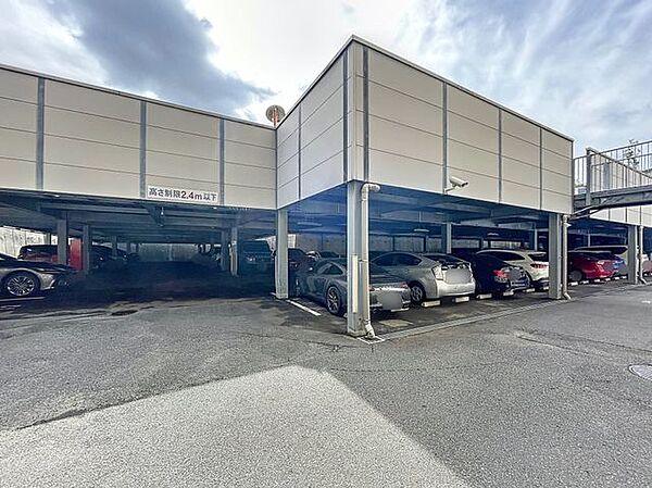 自走式立体駐車場。駐車場ゲート有