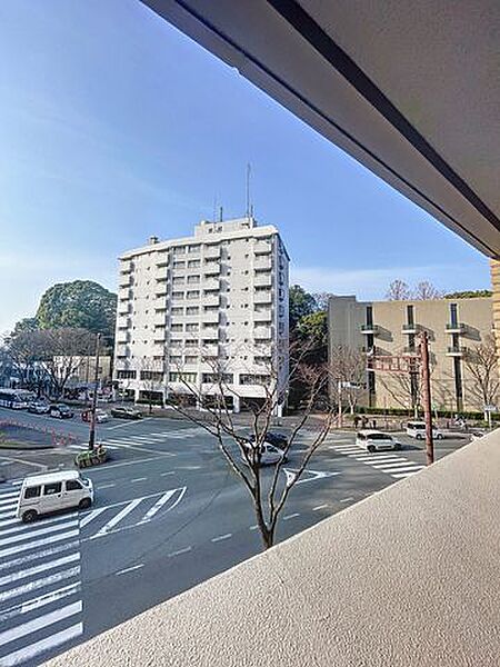 前面棟無し。陽当たり・見通し・風通し良好です♪