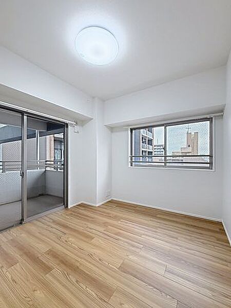 独立した洋室はテレワークや趣味のお部屋として利用で便利です。
