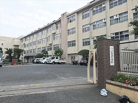 福岡市立三筑中学校 徒歩4分。 280m