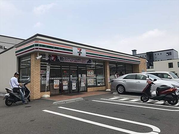 セブンイレブン博多弓田町店 徒歩6分。 400m