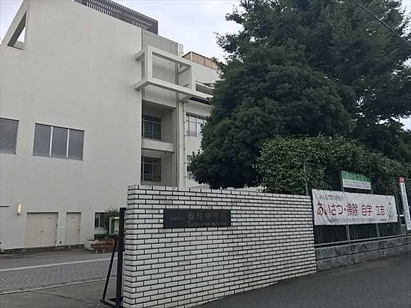 福岡市立板付中学校 徒歩27分。 2100m