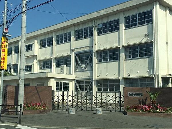 春日市立春日中学校 徒歩13分。 1000m