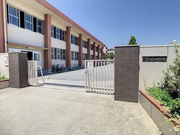 福岡市立当仁中学校 徒歩26分。 2050m