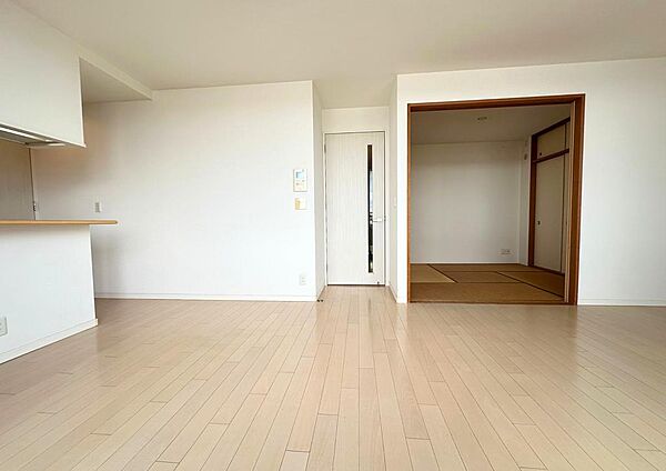 17帖のLDK＋4.5帖の和室で広々空間です♪