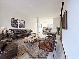 新津　リノベ　戸建 4LDKのリビング/ダイニング