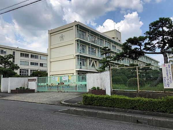 篠木小学校　徒歩約5分　400ｍ