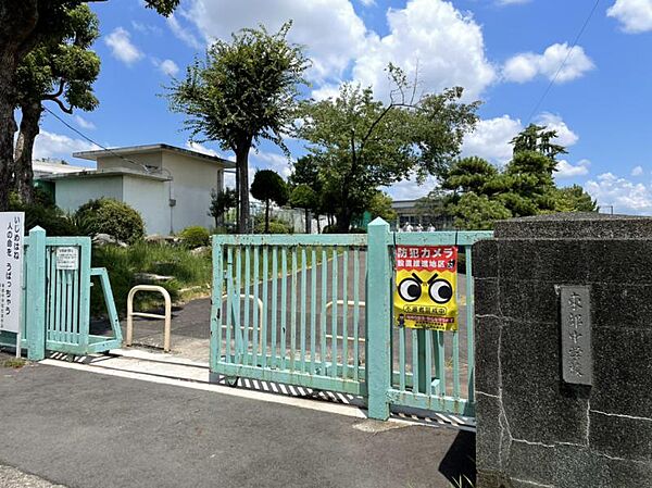 東部中学校　徒歩約6分　480ｍ