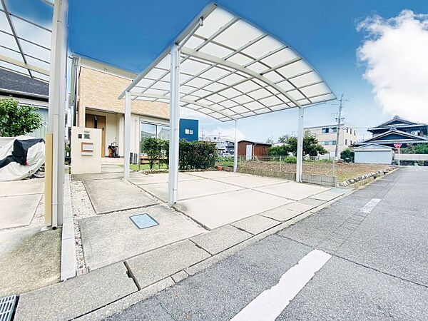 南面道路・お庭付きで陽当たり・風通し良好です♪