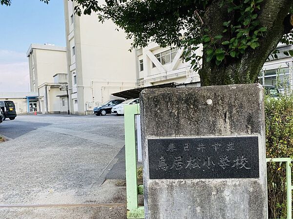 開放的なバルコニーは見晴らしもよく、太陽の温かな温もりをめいっぱい受け止めてくれます！