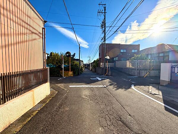 小学校が近くお子様の通学も安心です！また、周辺には保育園もあり、子育てファミリーにお勧めです♪
