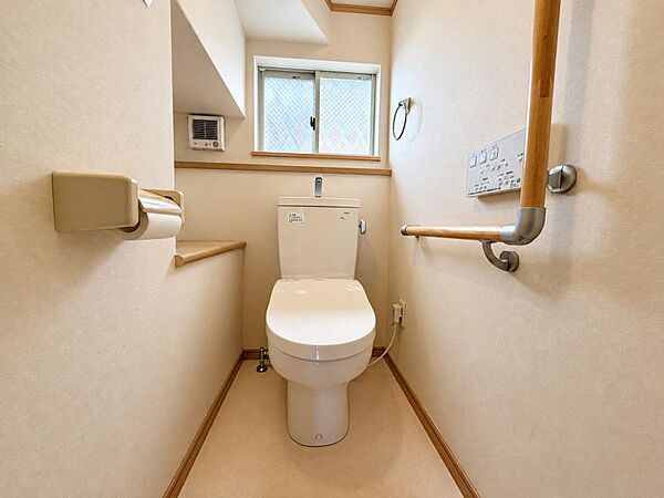 手すりが付いているので、ご年配の方にも安心です！
