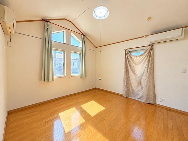 2面採光で窓から光が照らし、室内を明るくしてくれます。さわやかな気持ちでお過ごしいただけます！