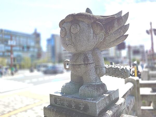 さくら通り　茨木市マスコットキャラクターいばらき童子　３５０ｍ