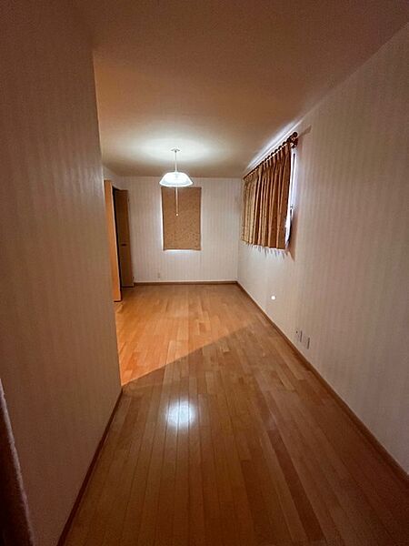 稼働式収納間仕切りでお部屋の空間が自由自在に！