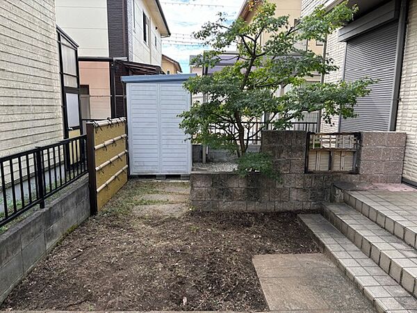 9月初旬に庭の剪定・除草を行いました。