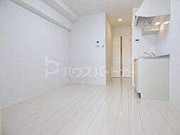 ＬＡＵＲＥＬ 4階1DKのリビング/ダイニング