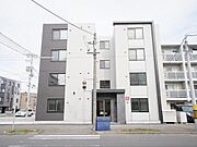 学園前駅より徒歩8分 3階 築1年11ヶ月の賃貸物件