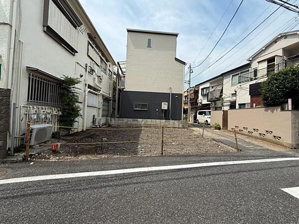 建築条件付き売地のため、土地形状を活かしたプランニングがしやすく、都市型住宅として機能性と快適性を兼ね備えた住まいをご提案可能です。