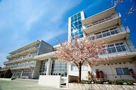 杉並区立井荻中学校まで徒歩15分です