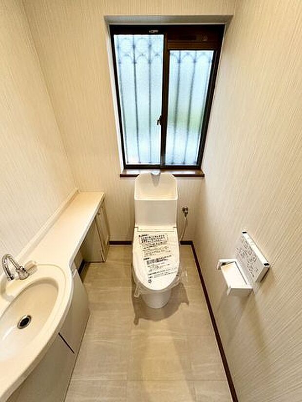トイレはクロス張替え、CF張替え、便座交換を行っています！手洗場もついており大変便利です♪