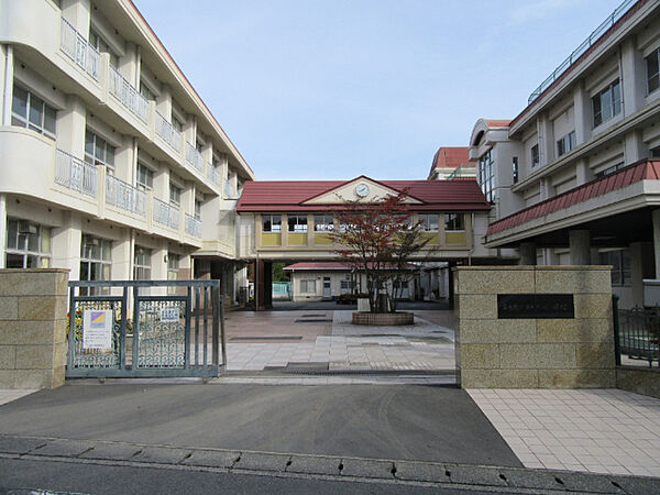 画像25:小学校「富士市立神戸小学校まで393m」