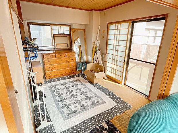 障子・襖・畳など日本独特の文化が詰まった空間である和室。住まいにあわせてオシャレな和モダン、昔ながらの趣がある和室することで、様々な形の「和」を演出することができます。